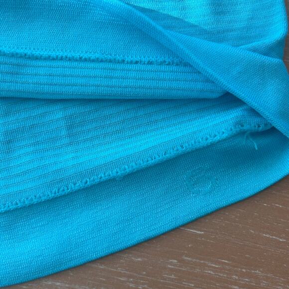 Lululemon Aqua Blue Swiftly Tech Short Sleeve 2.0 Women's Size 6 - Picture 5 of 5